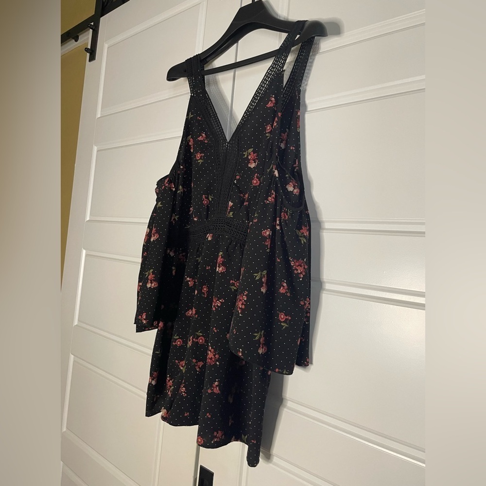 Boohoo Plus polka dot ditsy floral crochet insert romper - Picture 3 of 10